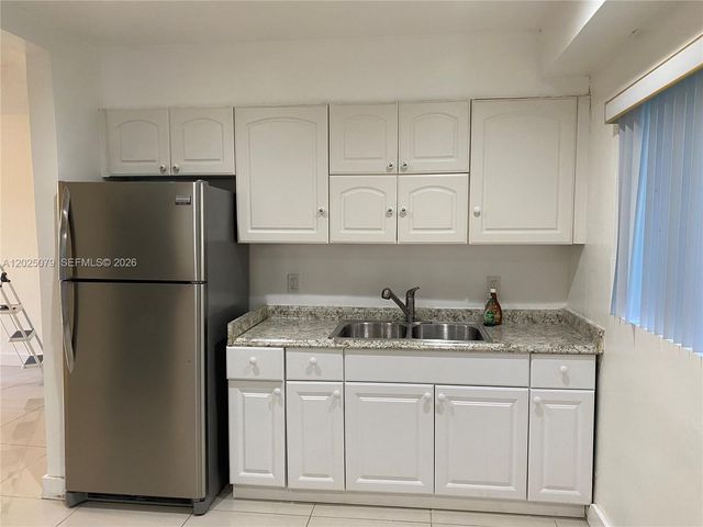 6234 Hayes St, Hollywood, FL 33024