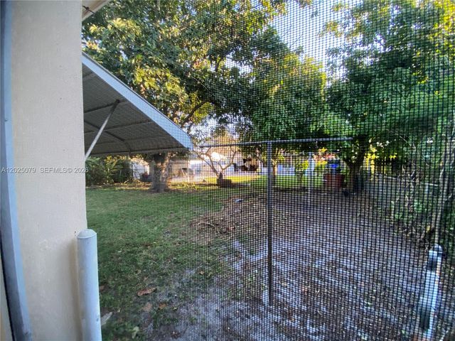 6234 Hayes St, Hollywood, FL 33024