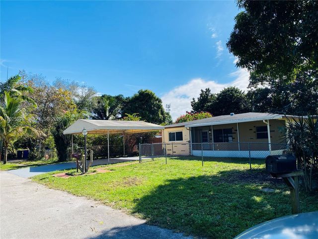 6234 Hayes St, Hollywood, FL 33024