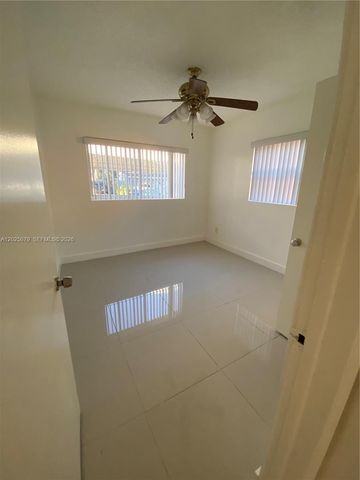 6234 Hayes St, Hollywood, FL 33024