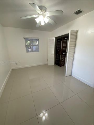 6234 Hayes St, Hollywood, FL 33024