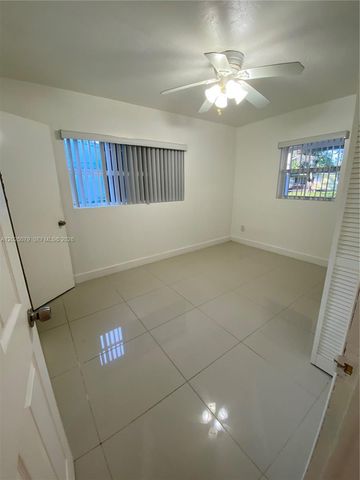 6234 Hayes St, Hollywood, FL 33024