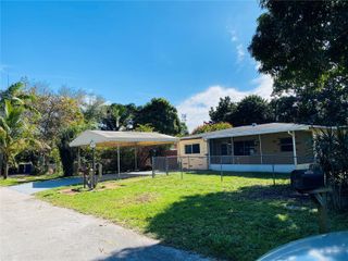6234 Hayes St, Hollywood, FL 33024