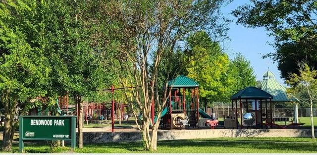 12322 Queensbury Lane, Houston, TX 77024