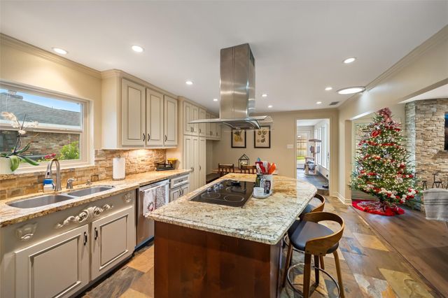 12322 Queensbury Lane, Houston, TX 77024