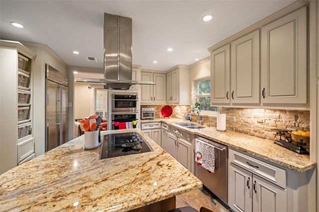 12322 Queensbury Lane, Houston, TX 77024