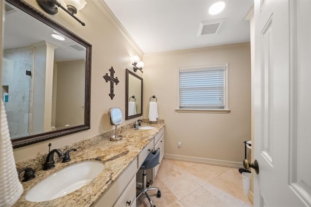 12322 Queensbury Lane, Houston, TX 77024