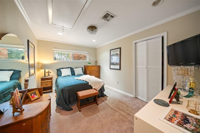 12322 Queensbury Lane, Houston, TX 77024