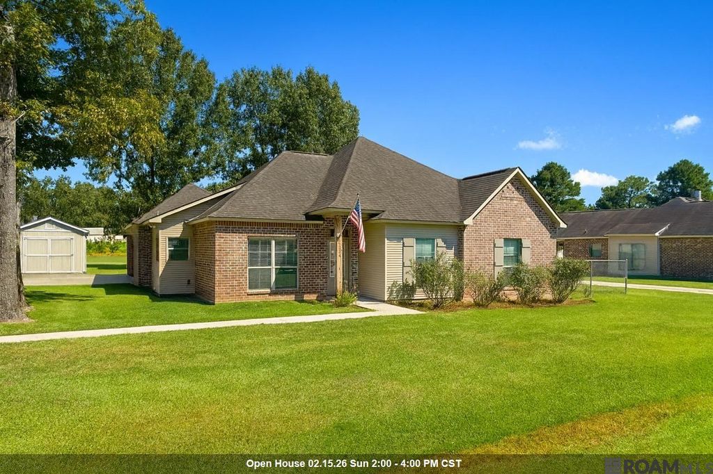 19234 Plantation Trace Dr, Livingston, LA 70754