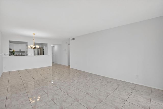 2821 Somerset Dr 302, Lauderdale Lakes, FL 33311