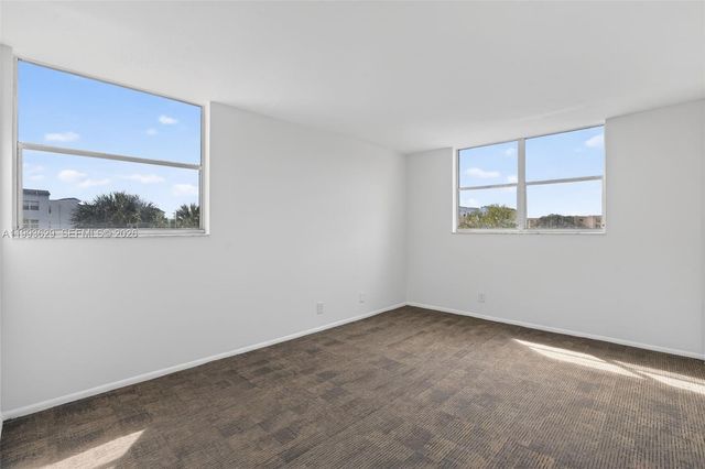 2821 Somerset Dr 302, Lauderdale Lakes, FL 33311