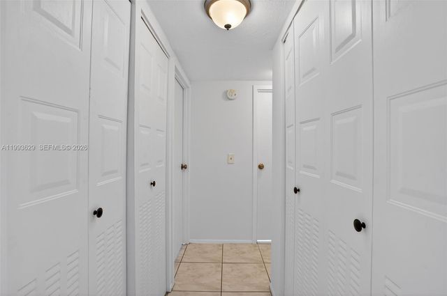 2821 Somerset Dr 302, Lauderdale Lakes, FL 33311