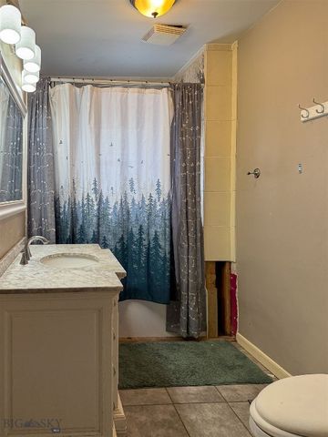 1701 8th Avenue N, Great Falls, MT 59401