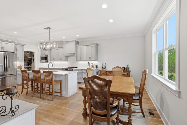 912 Equestrian Drive, Soddy Daisy, TN 37379