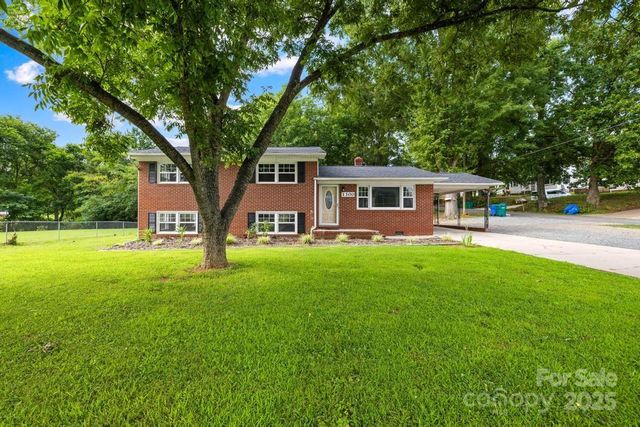 1300 Montgomery Avenue, Albemarle, NC 28001