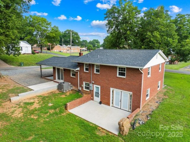 1300 Montgomery Avenue, Albemarle, NC 28001