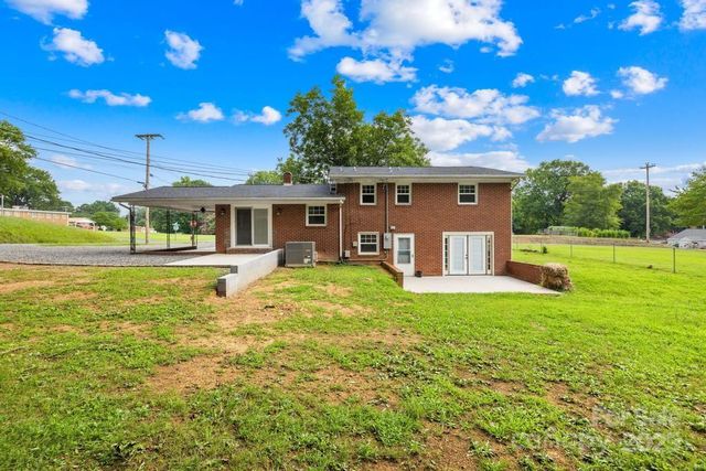 1300 Montgomery Avenue, Albemarle, NC 28001