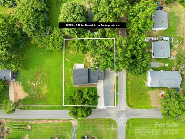 1300 Montgomery Avenue, Albemarle, NC 28001