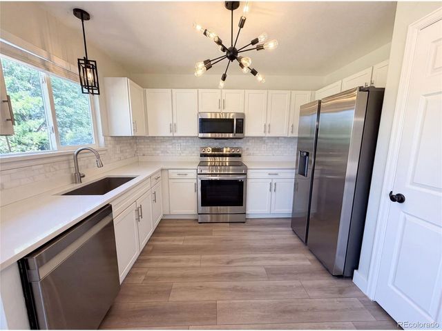9379 W Ute Dr, Littleton, CO 80128