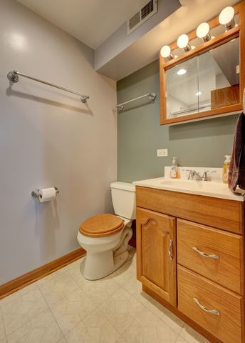 276 E Wrightwood Avenue, Glendale Heights, IL 60139