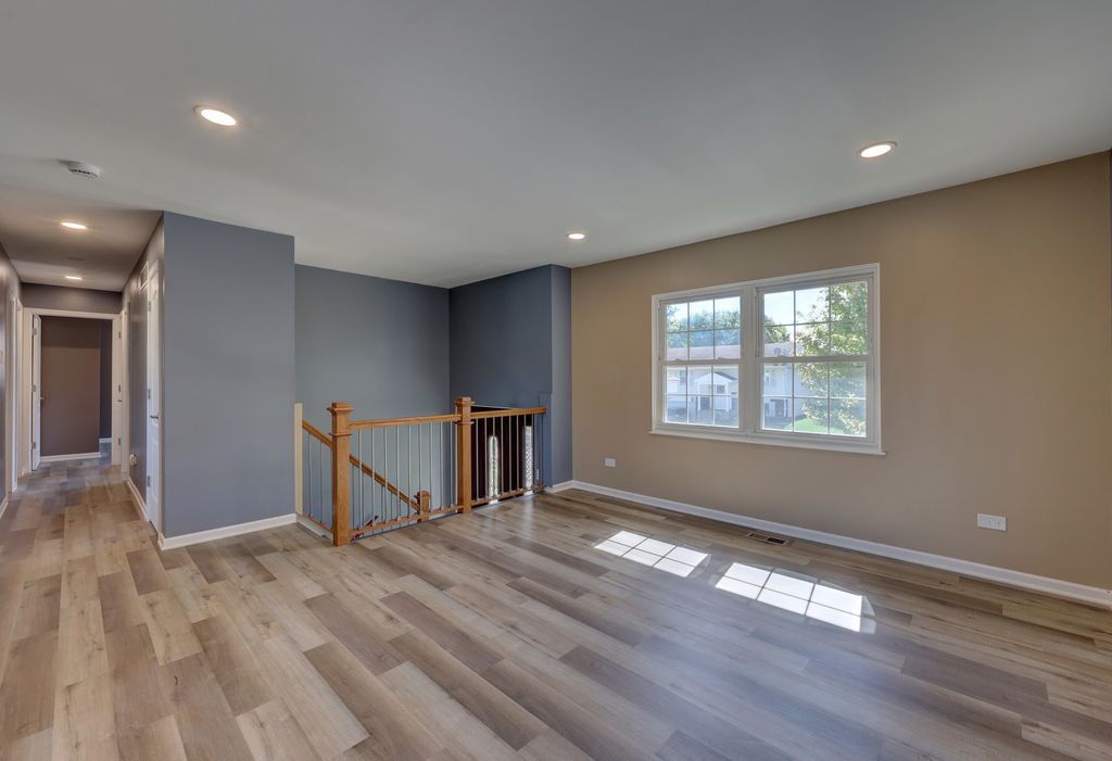 276 E Wrightwood Avenue, Glendale Heights, IL 60139 — photo 5