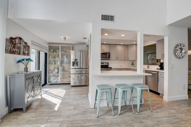 6595 Parkview Drive A, Boca Raton, FL 33433