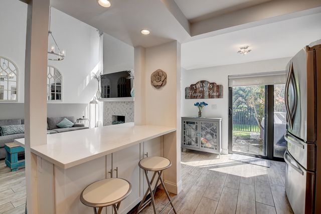 6595 Parkview Drive A, Boca Raton, FL 33433