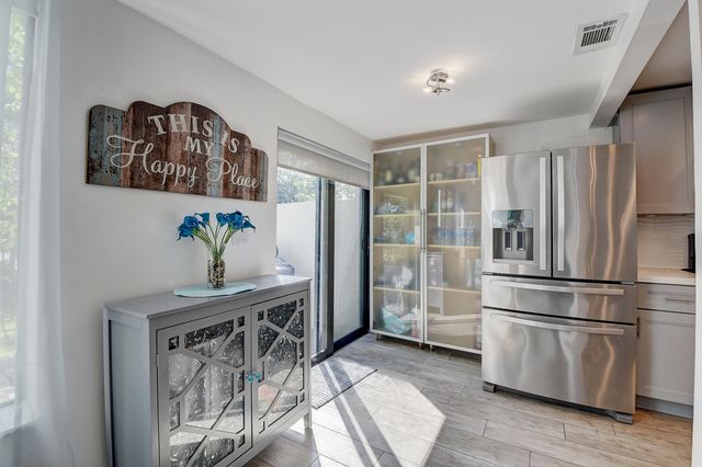 6595 Parkview Drive A, Boca Raton, FL 33433