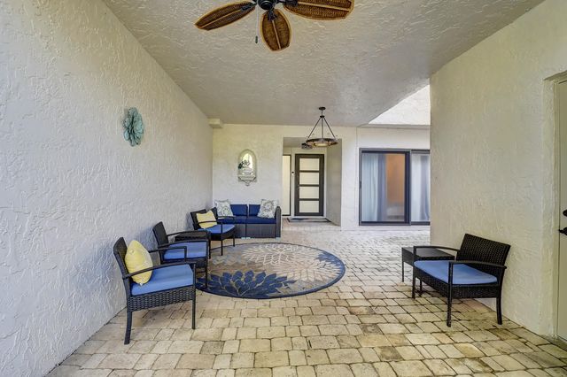 6595 Parkview Drive A, Boca Raton, FL 33433