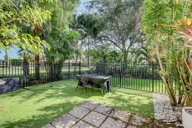 6595 Parkview Drive A, Boca Raton, FL 33433