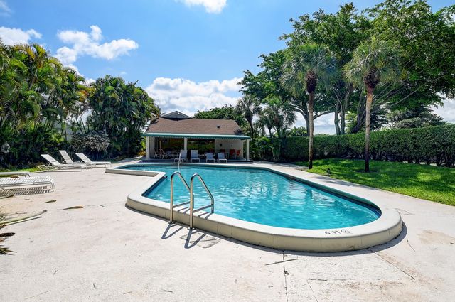 6595 Parkview Drive A, Boca Raton, FL 33433