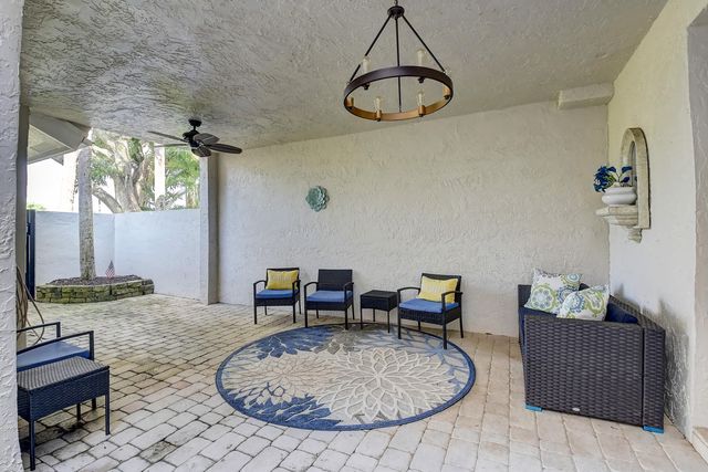 6595 Parkview Drive A, Boca Raton, FL 33433