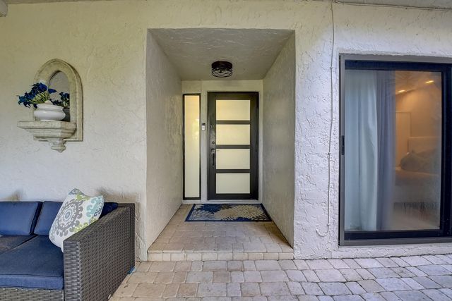 6595 Parkview Drive A, Boca Raton, FL 33433