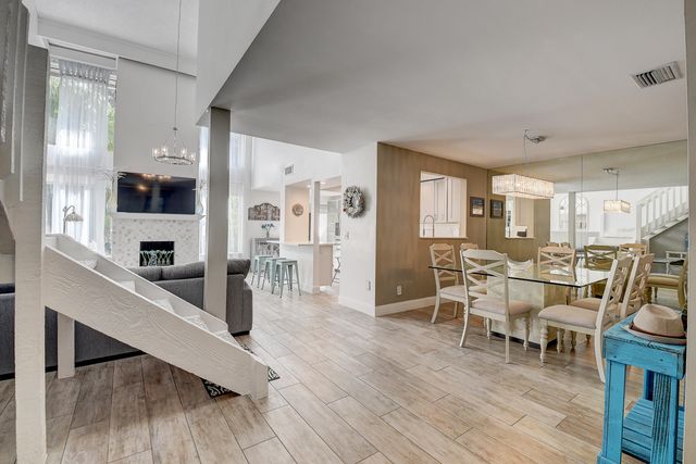 6595 Parkview Drive A, Boca Raton, FL 33433