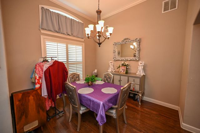 5093 LAUREL SPRINGS DR, Memphis, TN 38125