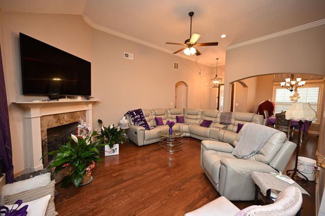 5093 LAUREL SPRINGS DR, Memphis, TN 38125