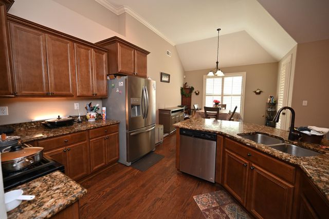 5093 LAUREL SPRINGS DR, Memphis, TN 38125