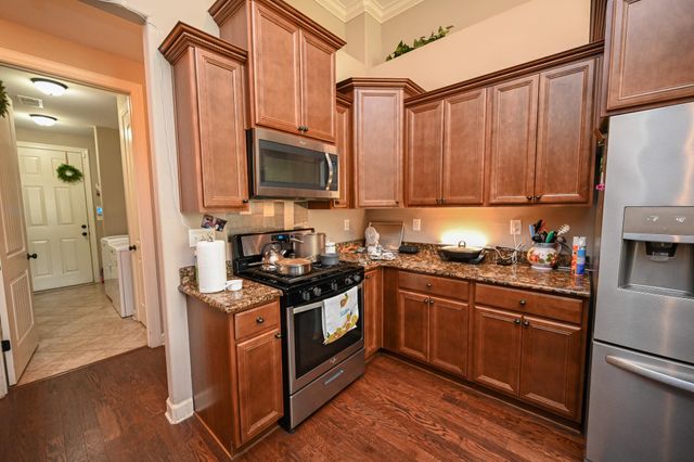 5093 LAUREL SPRINGS DR, Memphis, TN 38125