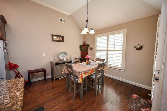 5093 LAUREL SPRINGS DR, Memphis, TN 38125