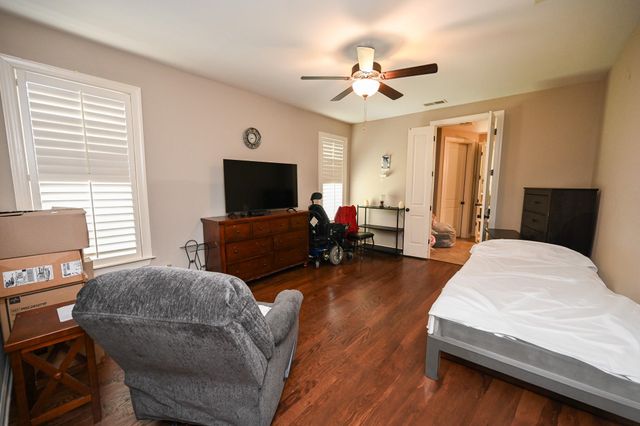 5093 LAUREL SPRINGS DR, Memphis, TN 38125