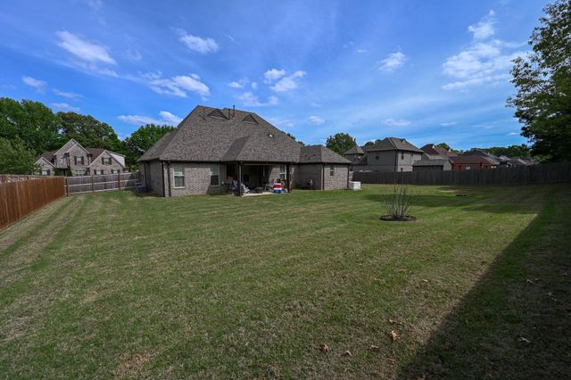 5093 LAUREL SPRINGS DR, Memphis, TN 38125