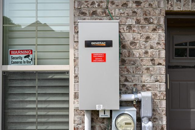 5093 LAUREL SPRINGS DR, Memphis, TN 38125