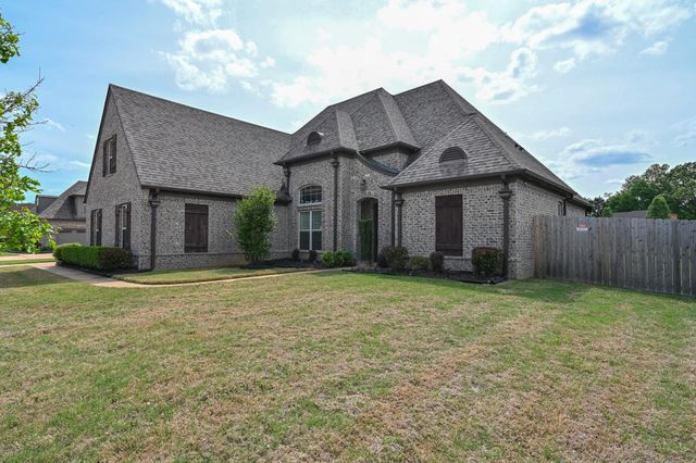 5093 LAUREL SPRINGS DR, Memphis, TN 38125