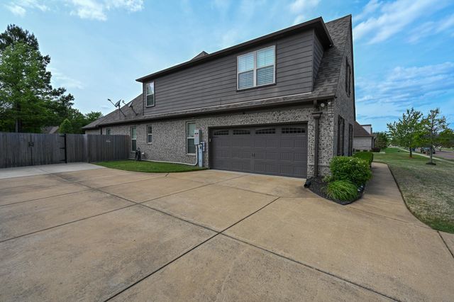 5093 LAUREL SPRINGS DR, Memphis, TN 38125