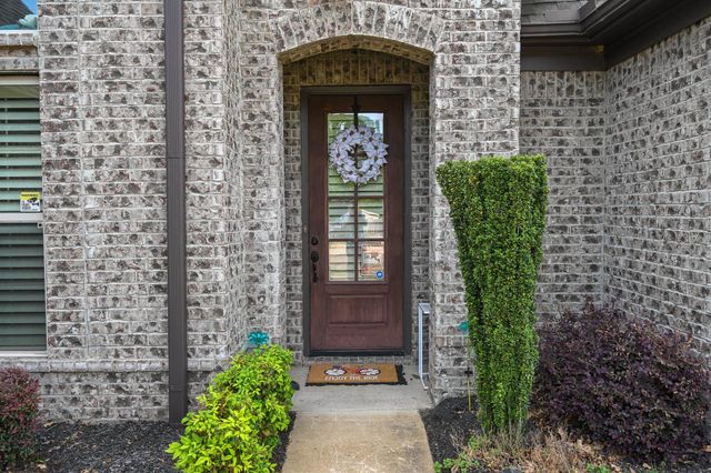 5093 LAUREL SPRINGS DR, Memphis, TN 38125