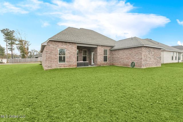 1 Bear Point Way, Long Beach, MS 39560