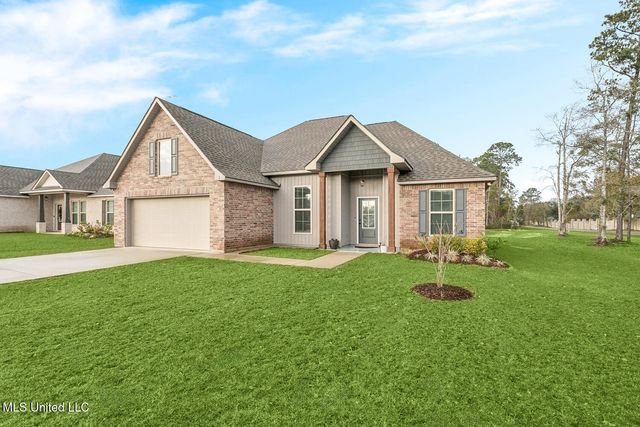 1 Bear Point Way, Long Beach, MS 39560