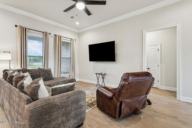 1 Bear Point Way, Long Beach, MS 39560