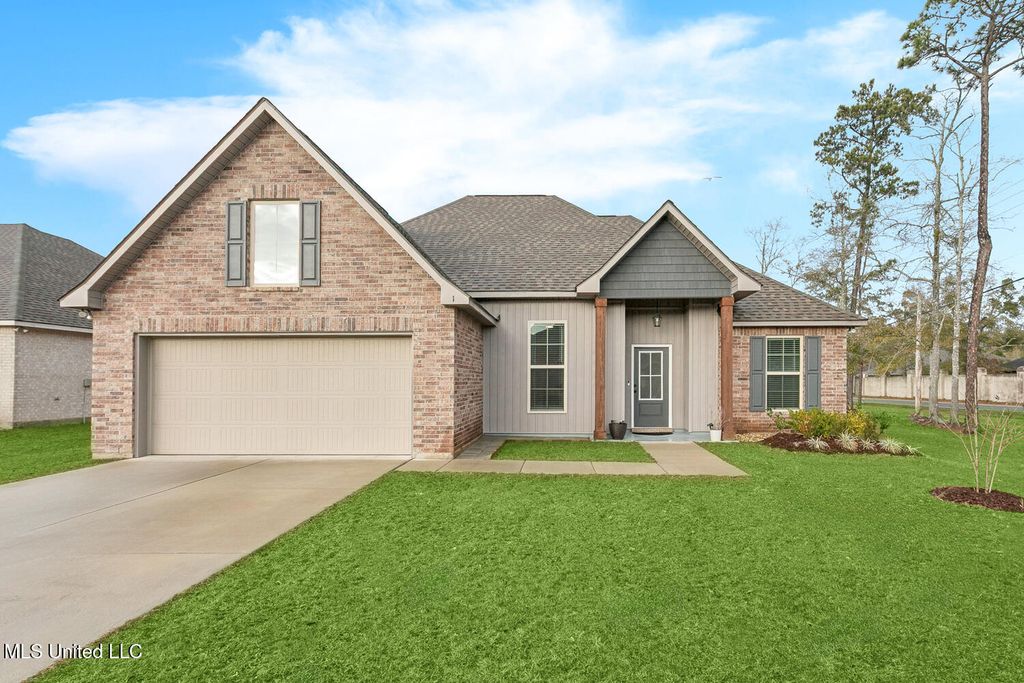 1 Bear Point Way, Long Beach, MS 39560