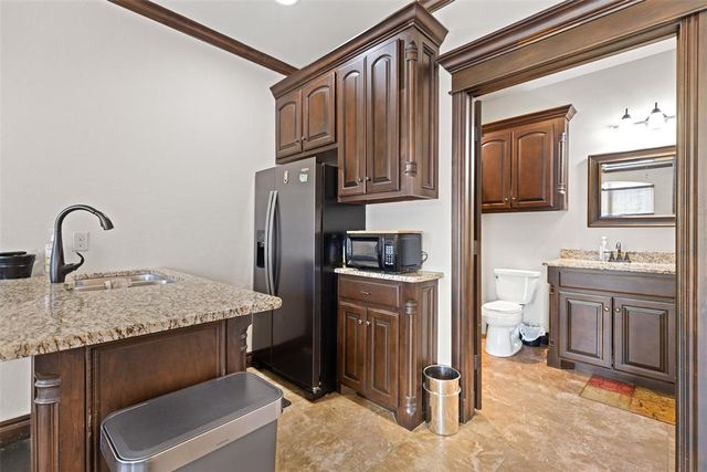 1316 Katelyn Court, Yukon, OK 73099